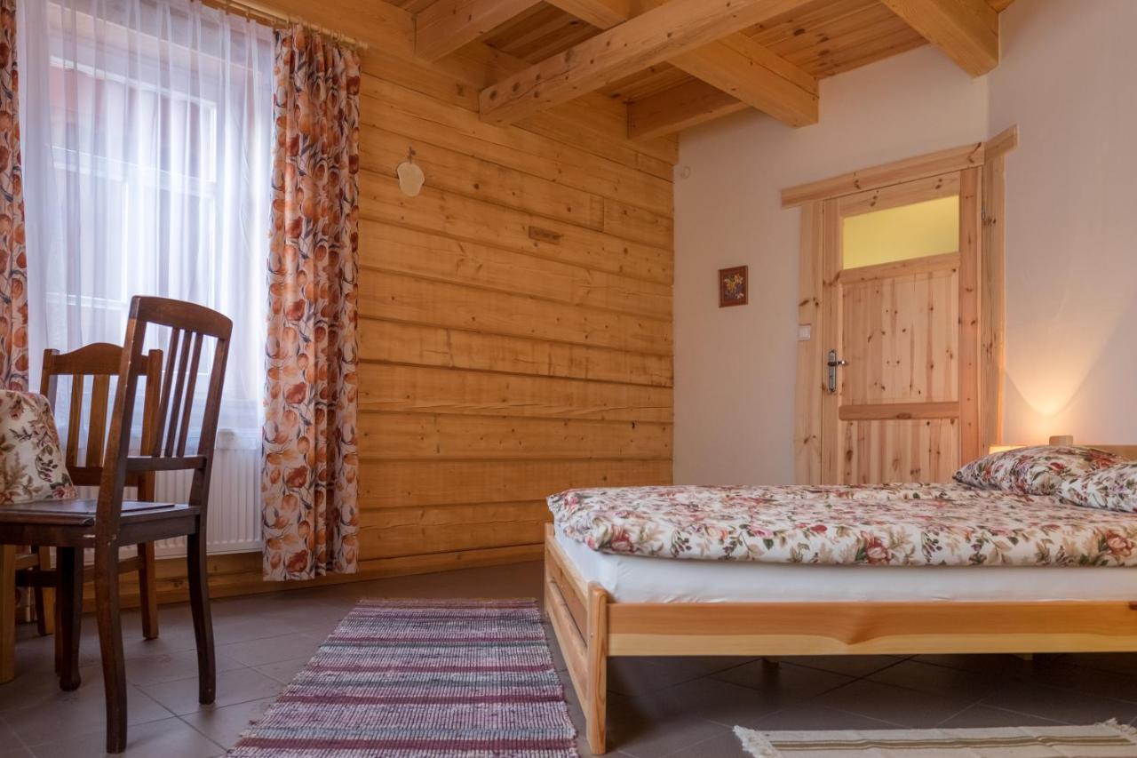 Miodowa Kolonia Bed & Breakfast Bialowieza Bagian luar foto