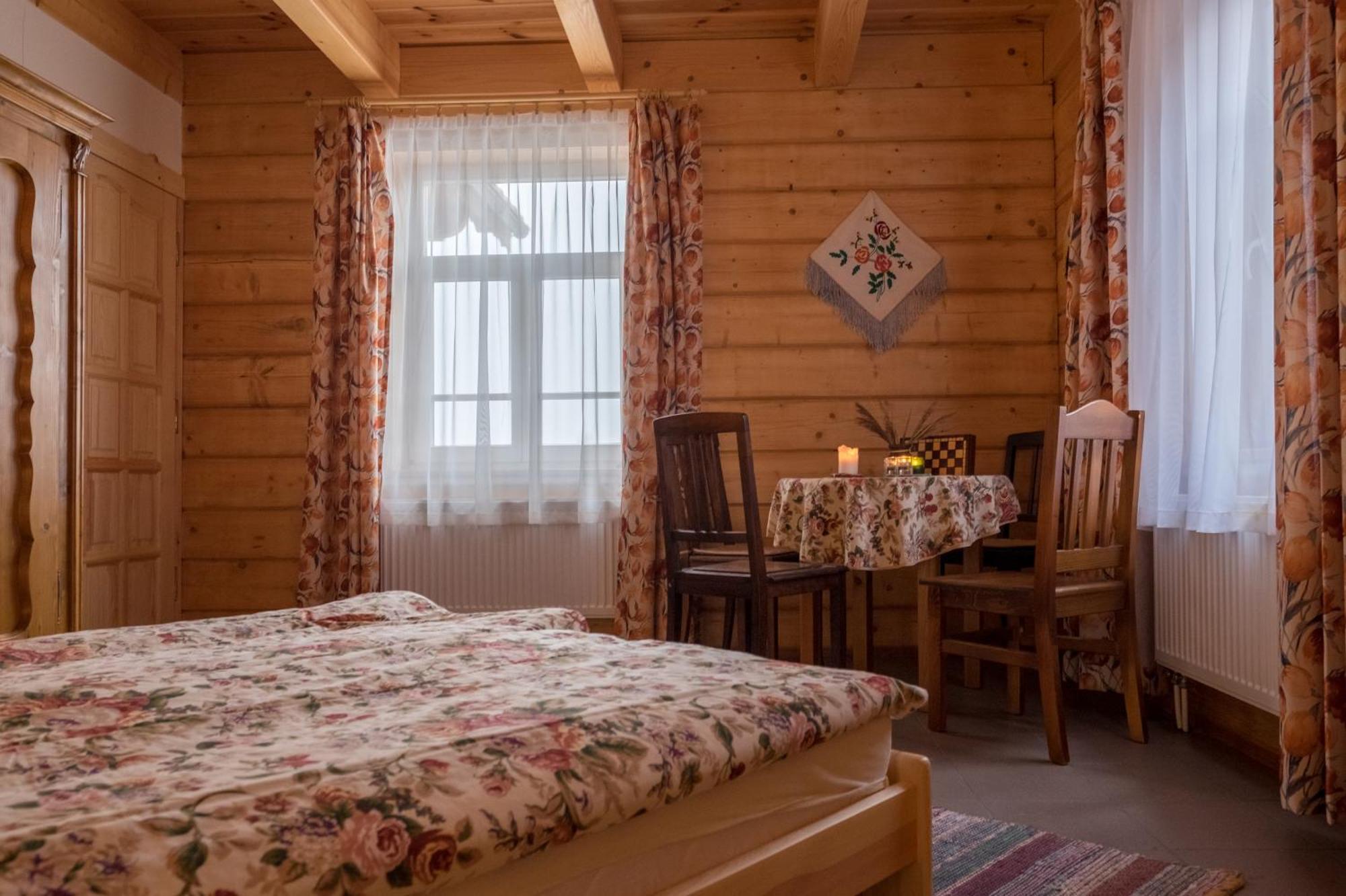 Miodowa Kolonia Bed & Breakfast Bialowieza Bagian luar foto