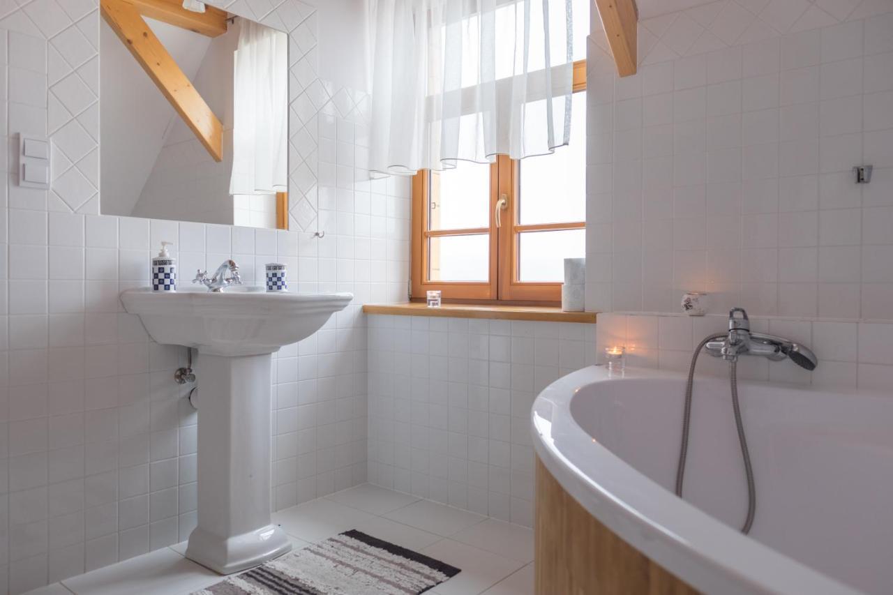 Miodowa Kolonia Bed & Breakfast Bialowieza Bagian luar foto