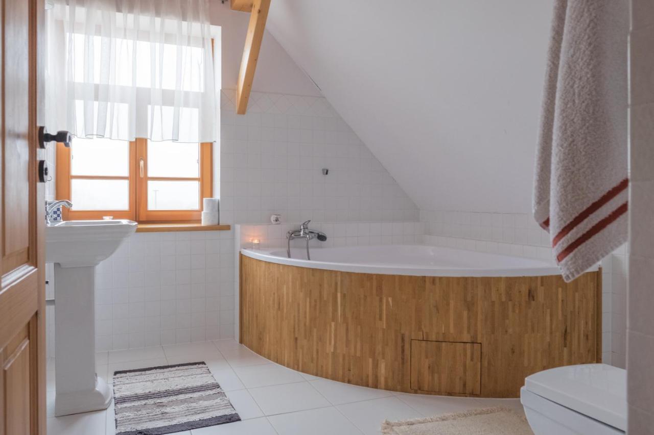 Miodowa Kolonia Bed & Breakfast Bialowieza Bagian luar foto