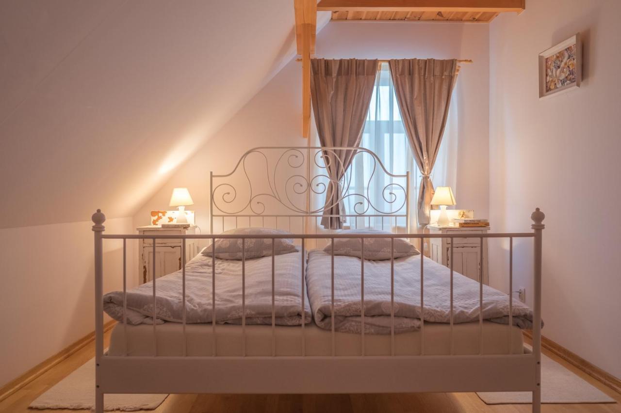 Miodowa Kolonia Bed & Breakfast Bialowieza Bagian luar foto