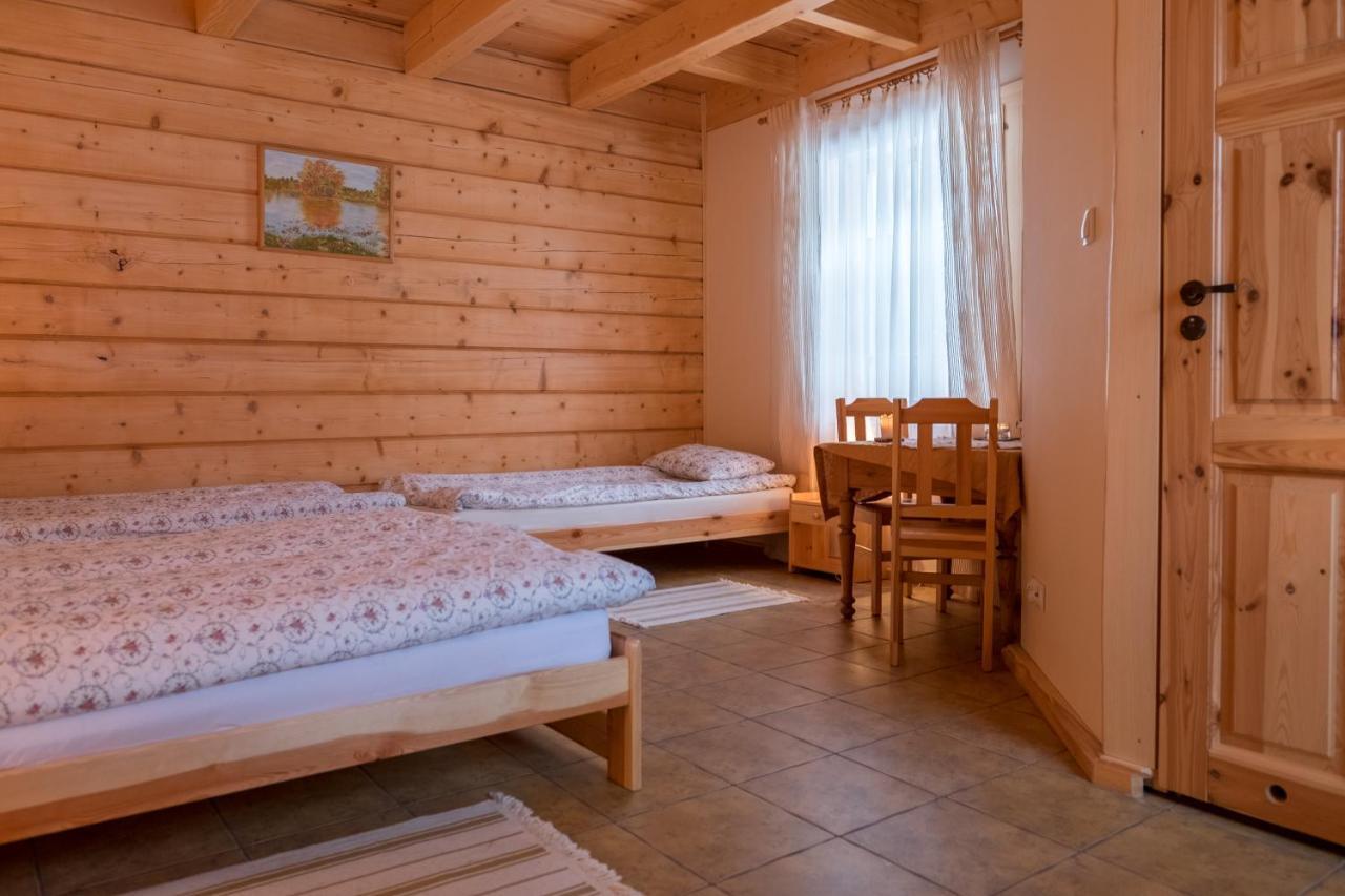 Miodowa Kolonia Bed & Breakfast Bialowieza Bagian luar foto